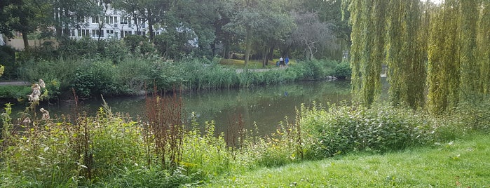 Eimsbüttler Park „Am Weiher“ is one of Hamburg Highlights.