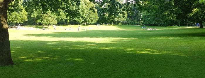 Innocentiapark is one of Harvestehude, Hamburg.