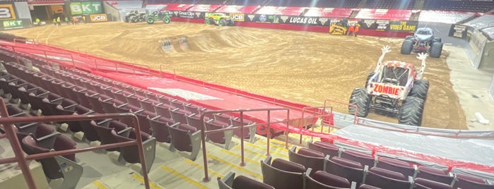 Ford Idaho Center is one of Kickin' Up Dust Tour 2013.