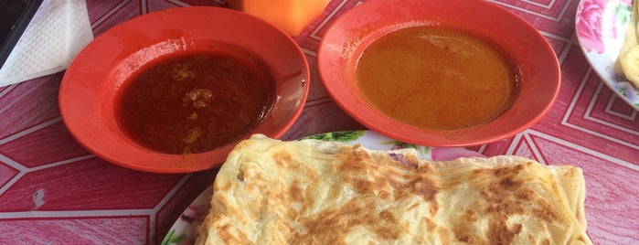 Roti Canai Kari Kambing Special is one of Malay or Halal Food 马来档.