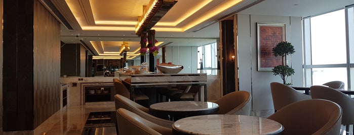 Executive Lounge @ Hilton Chengdu is one of Rickard'ın Beğendiği Mekanlar.