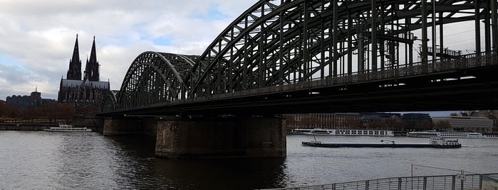 Hohenzollernbrücke is one of Tempat yang Disukai Rickard.