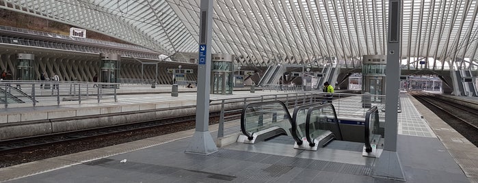 Liège-Guillemins Railway Station (XHN) (Gare de Liège-Guillemins) is one of Rickard'ın Beğendiği Mekanlar.