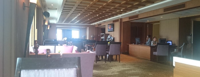 Executive Lounge is one of Rickard’s Liked Places.