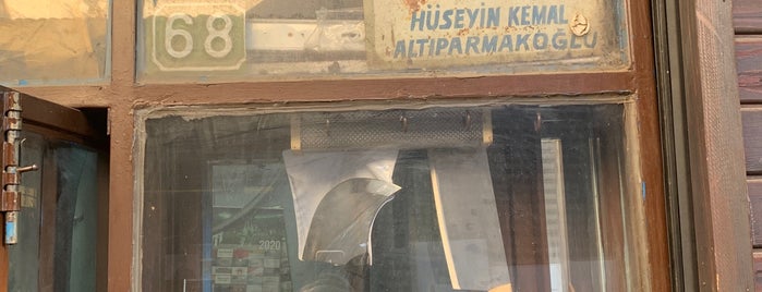 Hüseyin Kemal Sanat Evi is one of Yaşatılması Gereken Mekanlar.