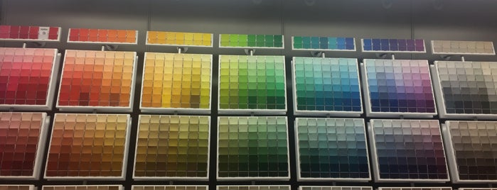 Sherwin-Williams Paint Store is one of Lugares favoritos de TIm.