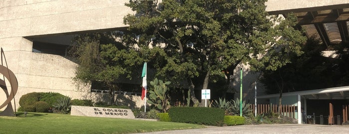 El Colegio de México is one of UNIVERSIDADES SCHOOL'S Y AZI.