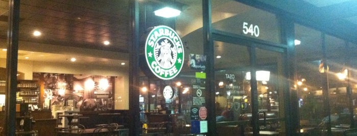 Starbucks is one of Lugares favoritos de Andrea.