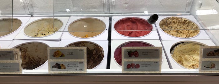 Häagen-Dazs is one of Streets at Southpoint.