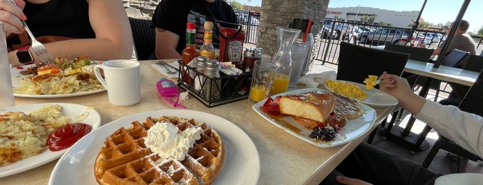 Broken Yolk Cafe is one of Brunch in-&-around Mesa.