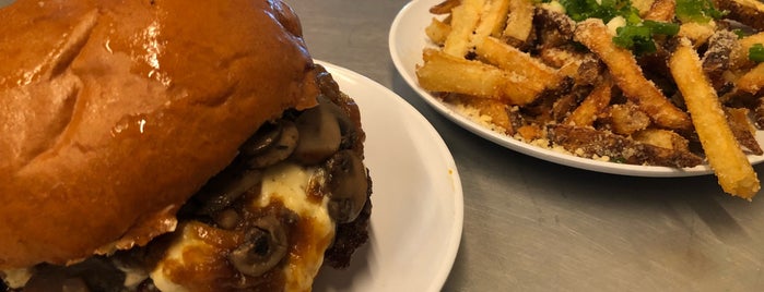 Bernie’s Burger Bus Stop is one of Todd's Saved Places.