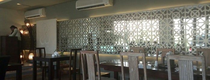 Leyan Cafe is one of Restuarant.