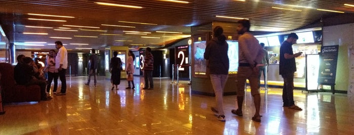 PVR Cinemas Elements Mall is one of Sri'nin Beğendiği Mekanlar.