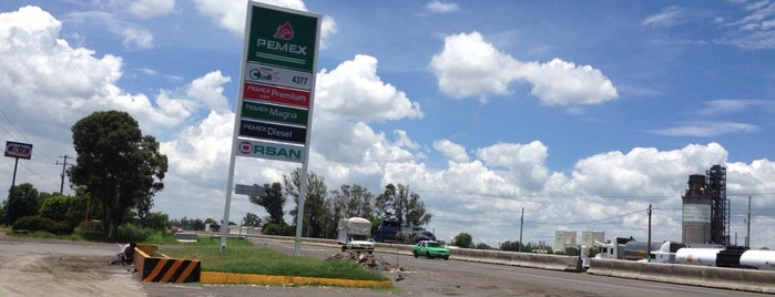 Gasolinera 4377 is one of สถานที่ที่ Sergio ถูกใจ.