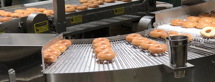 Krispy Kreme Doughnuts is one of Kapt’n Koko'nun Beğendiği Mekanlar.