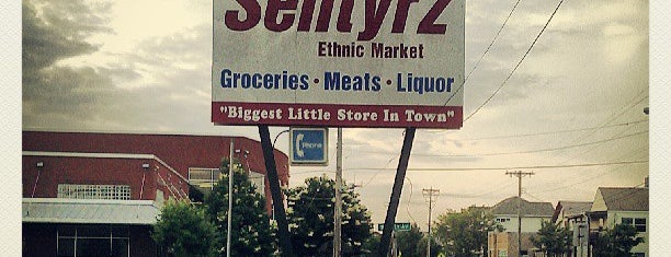 Sentyrz Liquor & Supermarket is one of Sarah's Saved Places.