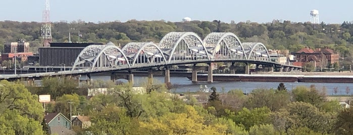 Riverview Terrace Park is one of Taste of Davenport.