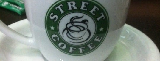 Street  Coffee is one of Івано-Франківськ - кафе та ресторанчики.