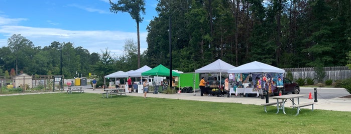 Western Wake Farmers Market is one of Outdoor Spaces.