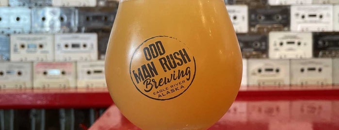 Odd Man Rush Brewing is one of Lugares favoritos de Jim.