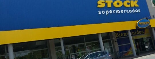 Supermercado Stock is one of สถานที่ที่ Mike ถูกใจ.