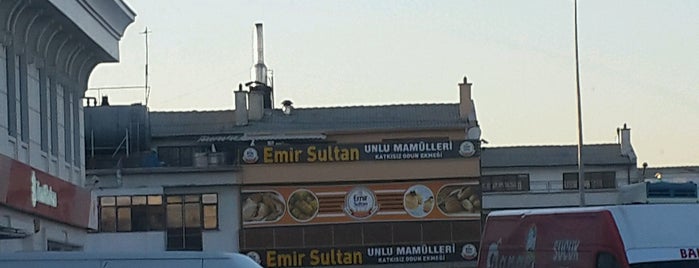 Emir Sultan Unlu Mamülleri is one of Lugares favoritos de Onur.