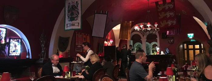 Dungeon Bar is one of Karen 🌻🐌🧡 : понравившиеся места.