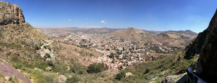 Los Picachos is one of Guanajuato.