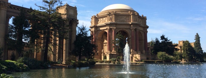 Palace of Fine Arts is one of Lugares favoritos de Diego.