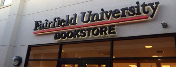 Fairfield University Bookstore is one of Locais curtidos por Ian.