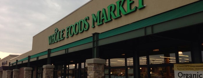 Whole Foods Market is one of Lugares favoritos de Jared.