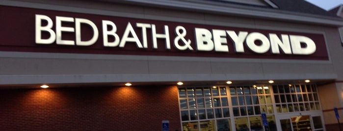 Bed Bath & Beyond is one of Tempat yang Disukai Maria.