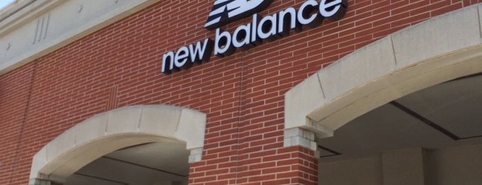 New Balance is one of Lugares favoritos de Bob.