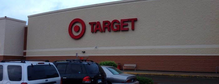 Target is one of Lugares favoritos de Wayne.