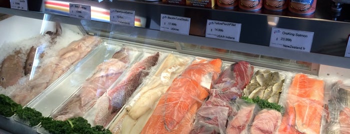 Caplinger's Fresh Catch Seafood Market is one of Lugares favoritos de Rew.