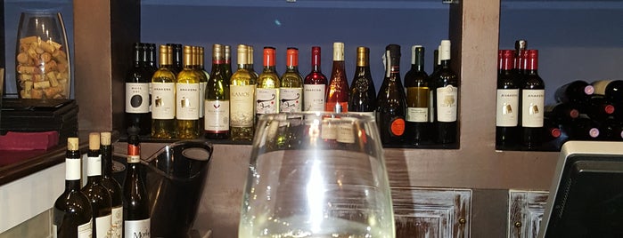 Solo Vino Wine Bar & Lounge is one of Aya Napa.