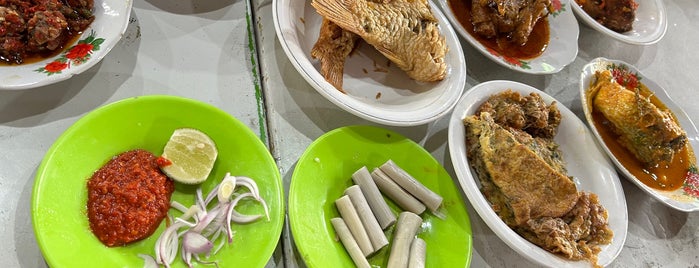 Rumah Makan Padang Sidempuan is one of 20 favorite restaurants.
