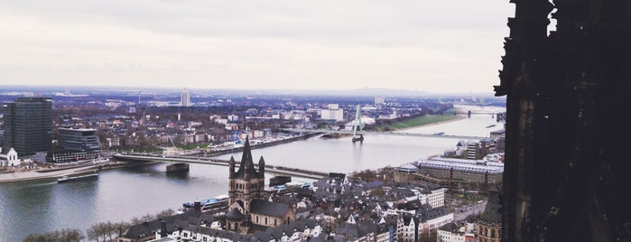 Katedral Köln is one of Tempat yang Disukai Lauma.
