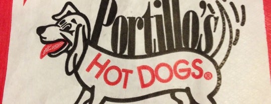 Portillo's is one of Lugares favoritos de Justin.
