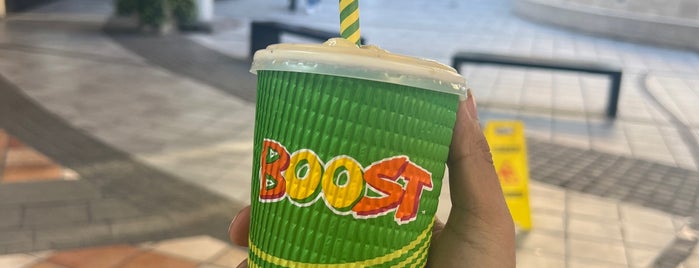 Boost Juice Bars is one of Chileando.