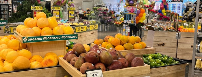 Mariano's Fresh Market is one of To Try - Elsewhere45.
