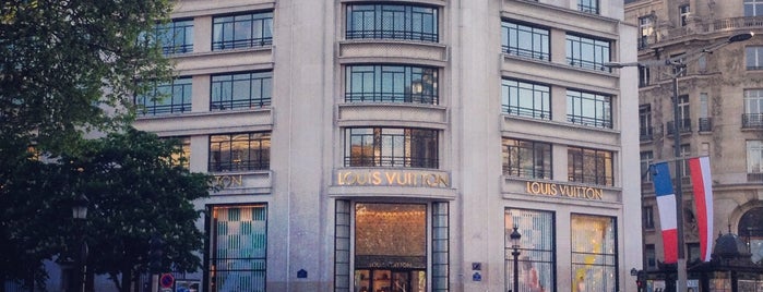 Louis Vuitton is one of Locais salvos de Queen.