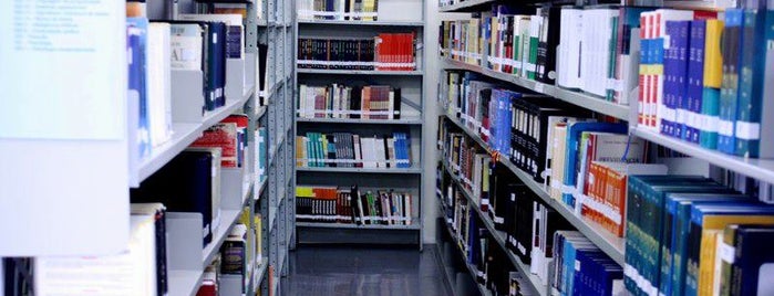 Biblioteca do Setor de Educação Profissional e Tecnológica is one of Vida de estudante.
