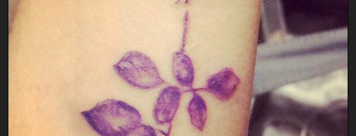 Karma tattoo is one of Locais curtidos por Natalia.