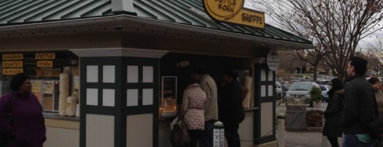 Pappy's Kettle Korn is one of Lizzieさんのお気に入りスポット.