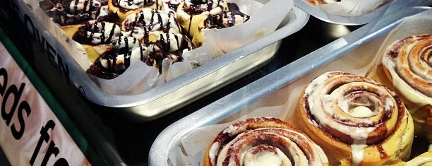Cinnabon / Seattle's Best Coffee is one of Tokyo cafe & sweets.