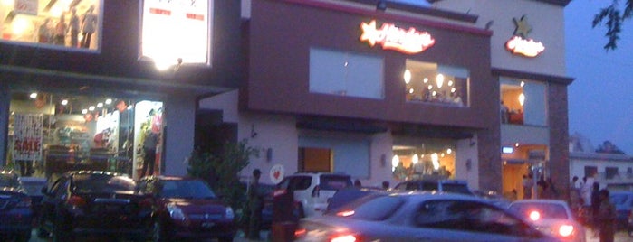 Hardee's is one of Top 10 dinner spots in Islamabad, Pakistan.