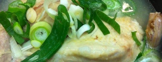 Korea Ginseng Chicken Soup is one of Locais salvos de Stephanie.