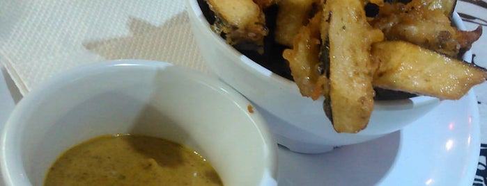 Agrada is one of Lugares Favoritos para comer.