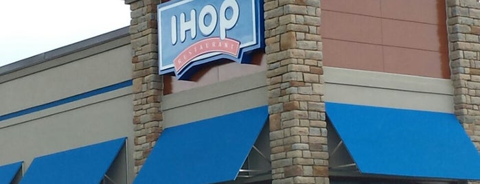 IHOP is one of Lugares favoritos de Tammy.